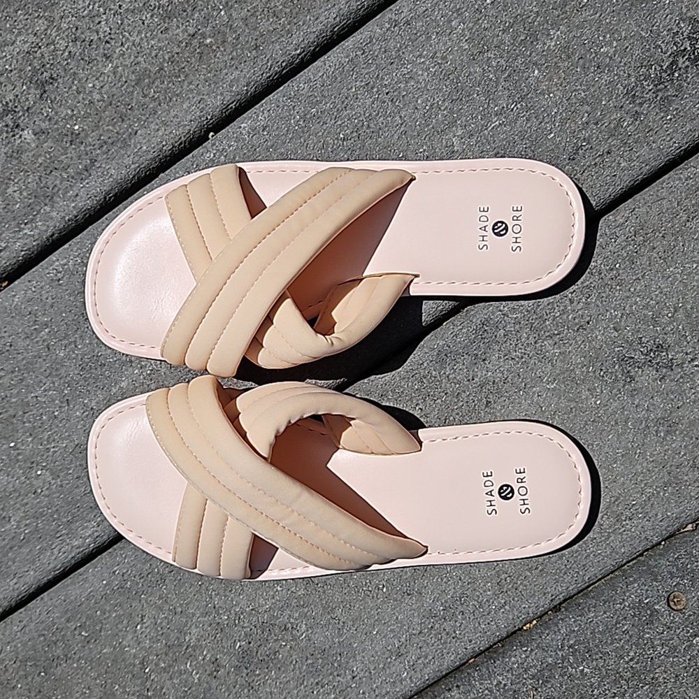 SHADE  & SHORE SANDALS NWOT